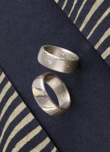 Mokume Gane Ringe eineinhalbfach Damaszierte Mokume Gane Ringe mit Brillant in Gold und Palladium