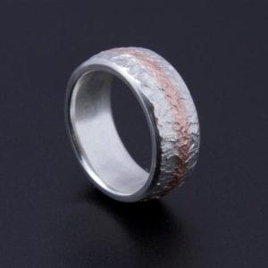 Eisschlagring in Silber mit Rotgold Krügerrand Verlobung Ring Trauringe selber schmieden Goldschmied Allgäu Bicolorringe