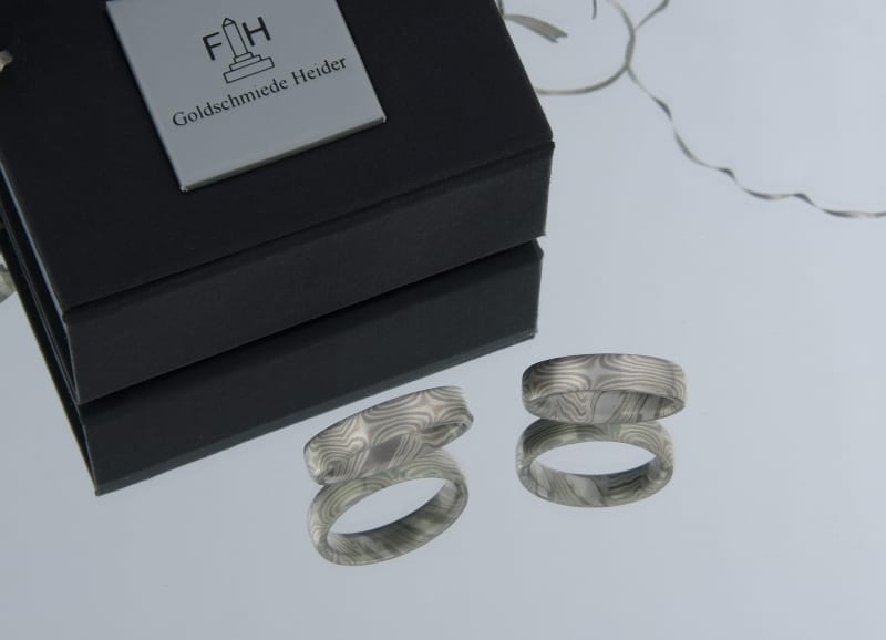 Mokume Gane Ringe mit 6 Sterne gestülpt