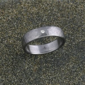 Svhmiedering mit Brillant