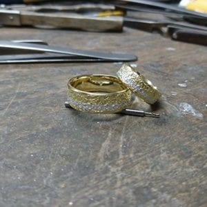 Mehrfarbige Eisschlagringe