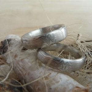 Spiegelbildliche Mokume Gane Ringe