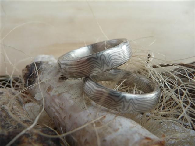 Spiegelbildliche Mokume Gane Ringe