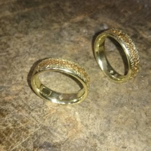 Mehrfarbige Eisschlagringe