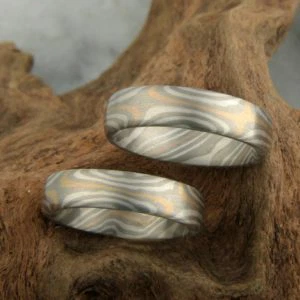 Mokume Gane Ringe gestülpt