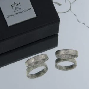 Mokume Gane Ringe mit 6 Sterne gestülpt