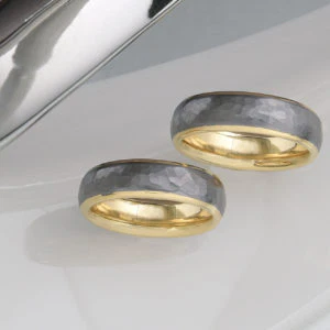 Tantalringe mit Hammerschlag