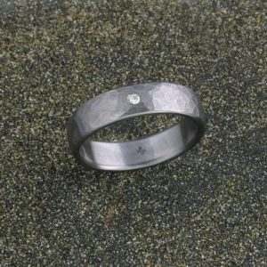 Svhmiedering mit Brillant