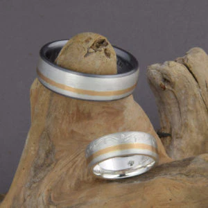 Mehrfarbige  Schmiederinge