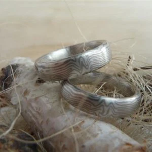Spiegelbildliche Mokume Gane Ringe