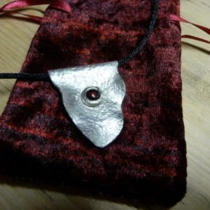 Hohlgeschmiedeter Anhänger