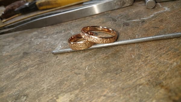 Eisschlagringe in Rotgold 750
